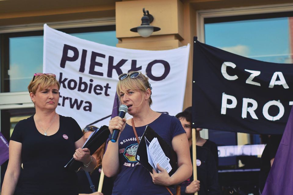 Uczestnicy Czarnego Protestu w Rzeszowie w 2016 roku, fot. Partia Razem